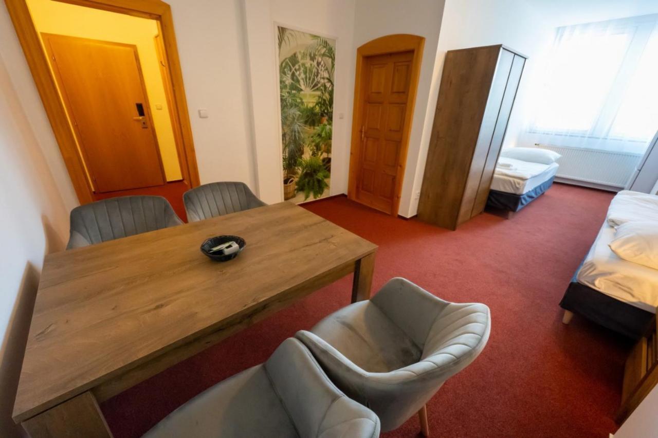 Hotel Uno Ústí nad Orlicí Eksteriør bilde